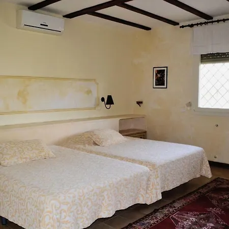 Casa Del Artista * Arona